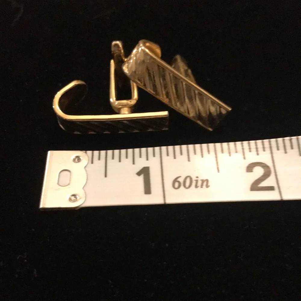3/$15 ⭐️ Vintage Hickok gold tone curved cuff links. Cufflinks (ee)
